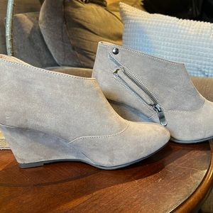 Wedge bootie